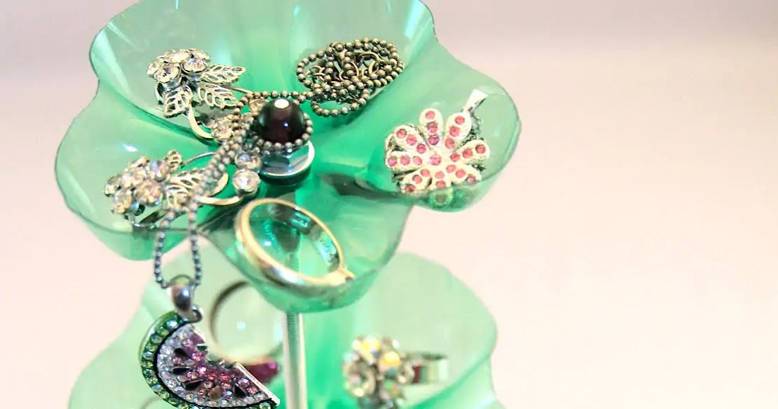 Upcycling Projects to Try : Number 4: Jewellery Stand